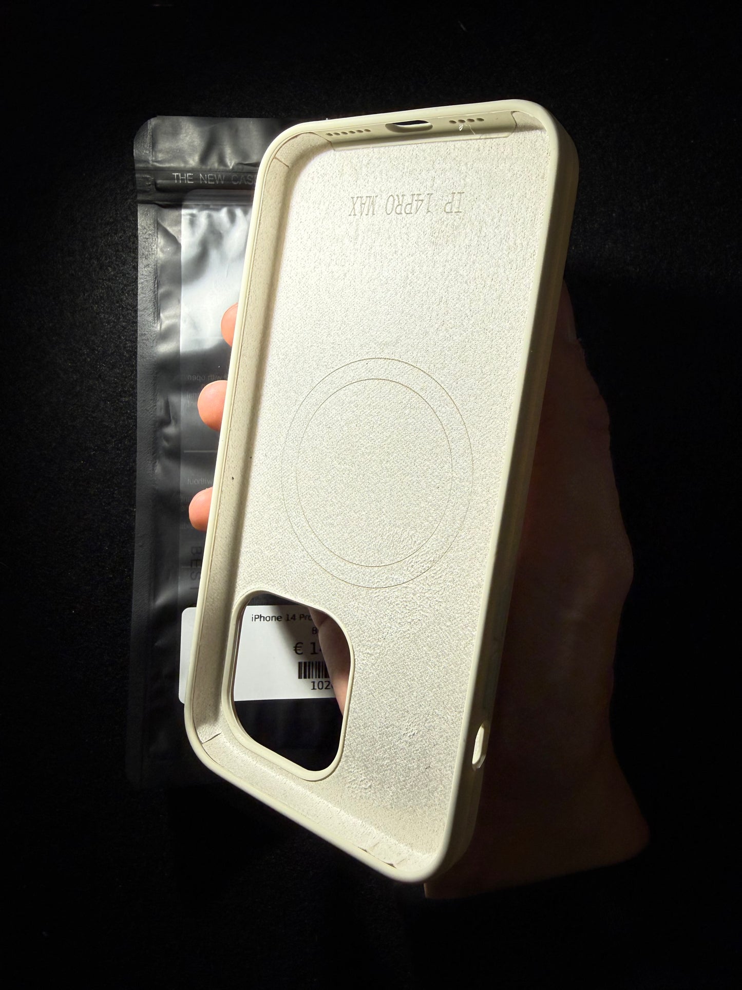 iPhone Silicone Case Black/Beige incl. Magnets