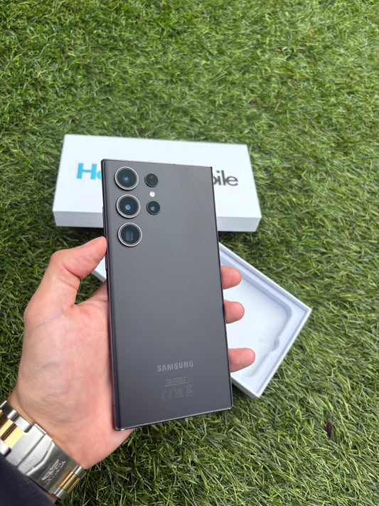 Samsung S23Ultra 256GB (Zeer Goed) + Nieuwe batterij