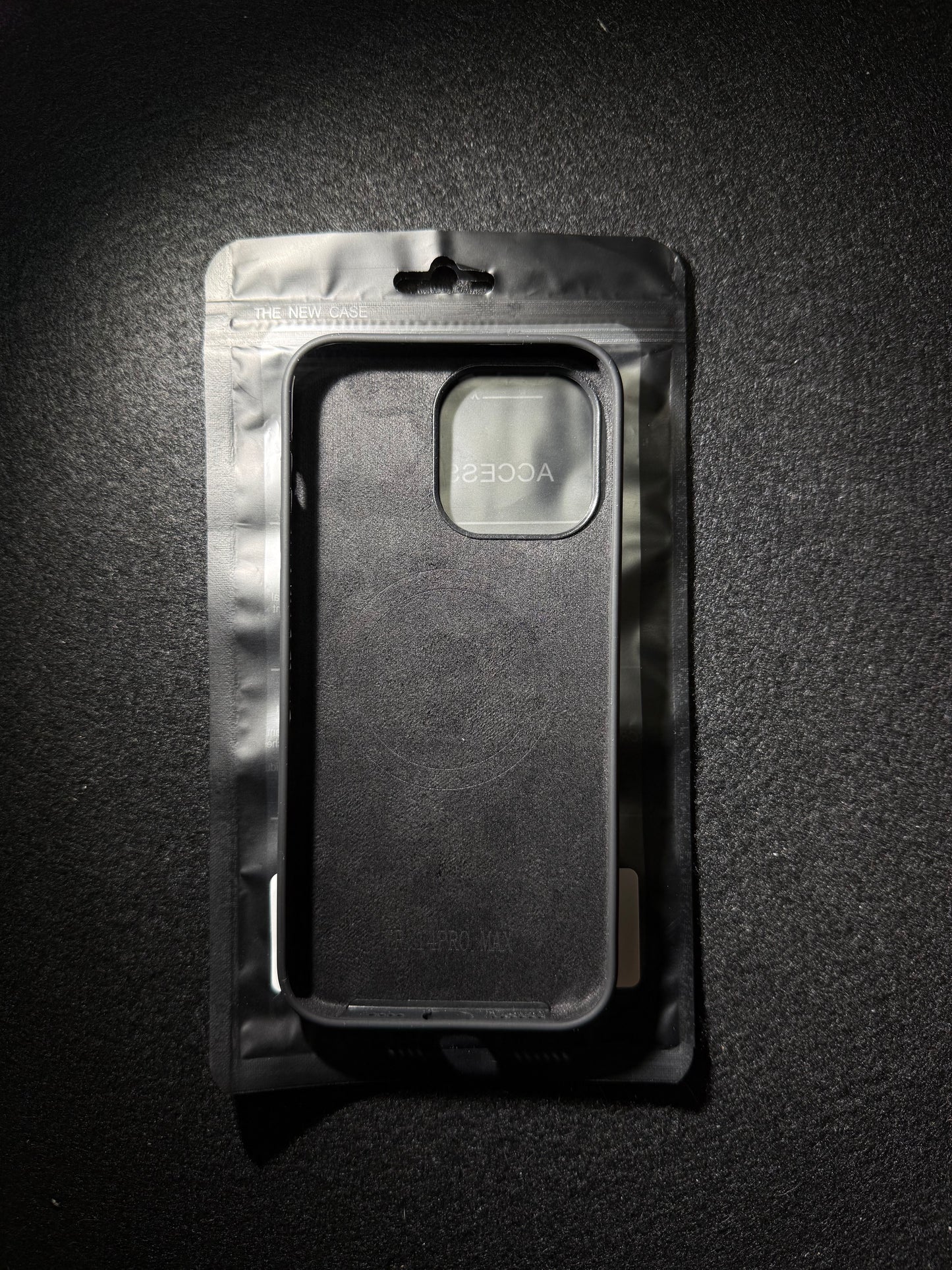 iPhone Silicone Case Black/Beige incl. Magnets