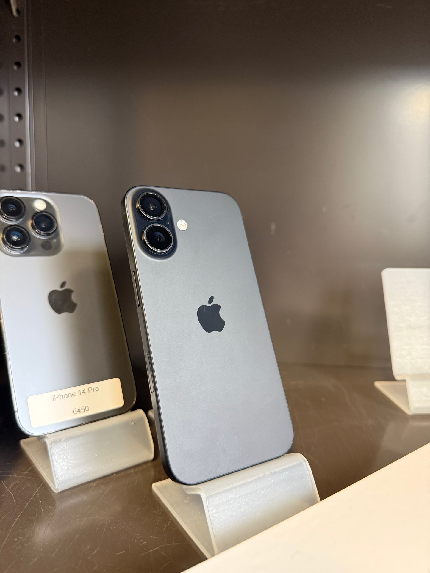 iPhone 16 128GB (UITSTEKEND)