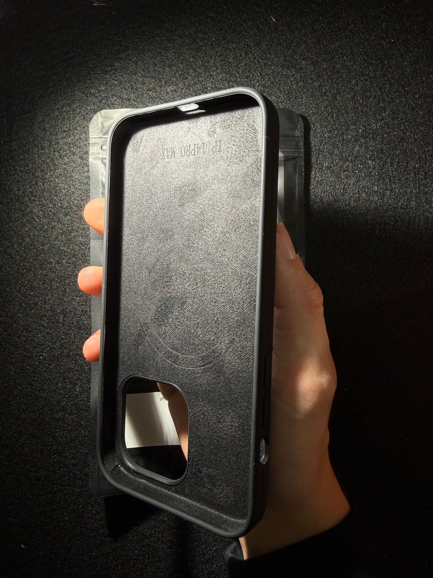iPhone Silicone Case Black/Beige incl. Magnets