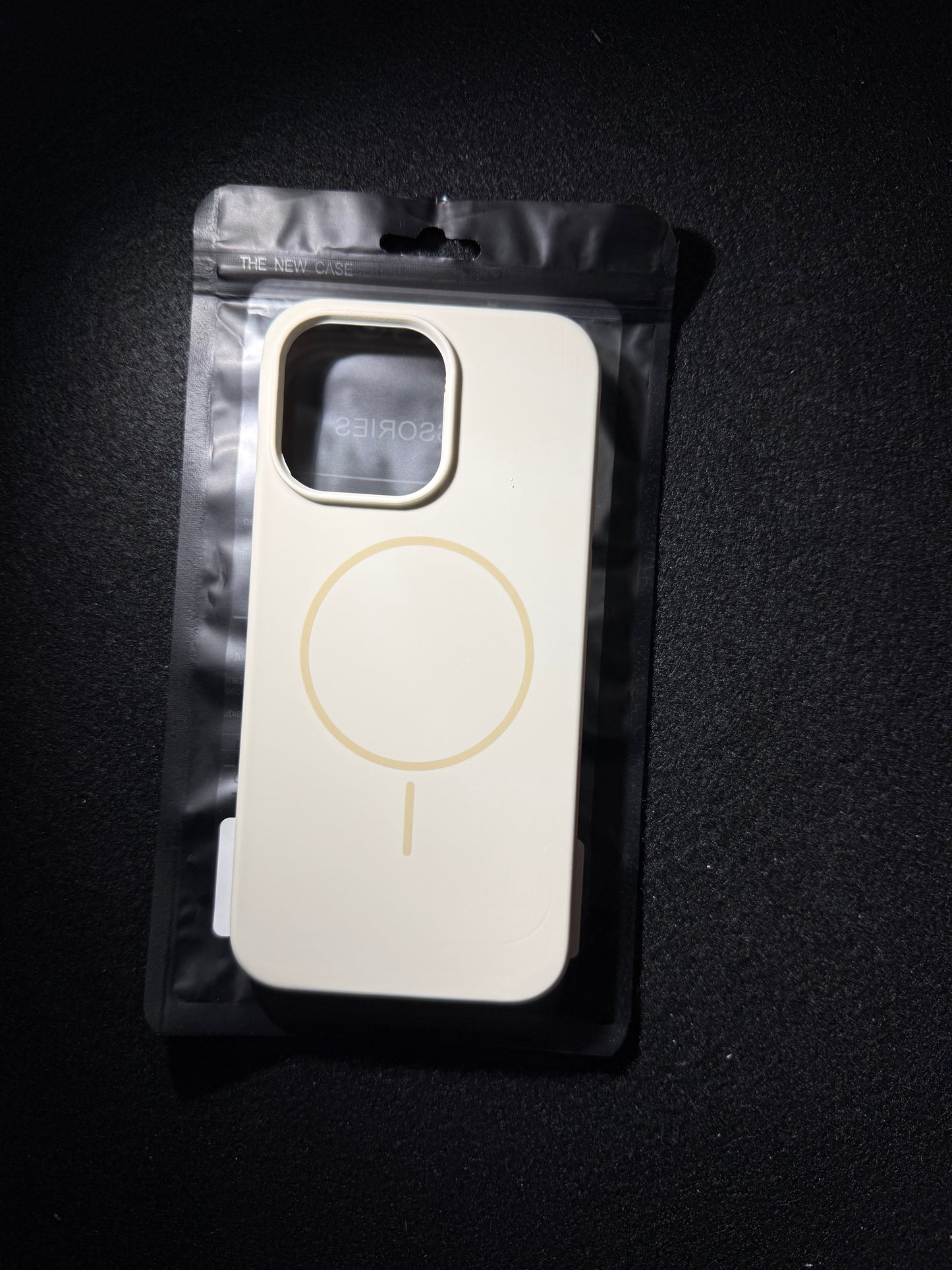 iPhone Silicone Case Black/Beige incl. Magnets